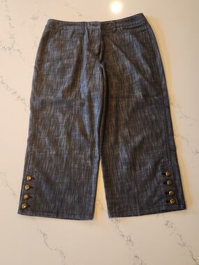 Larry Levine Blue  Capri Pants With Button Detail